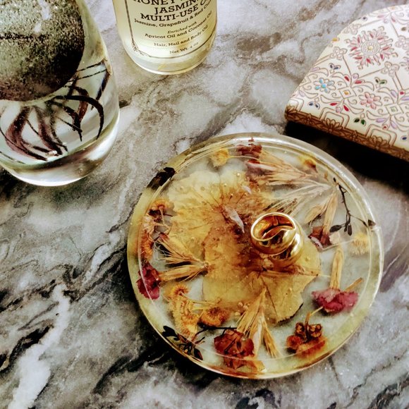 14KT Gold Spiral Ring - Picture 3 of 7